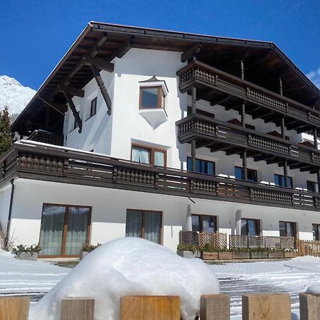 Quality Hosts Arlberg - Afoch Fei - Das Landhaus サンクト・アントン・アム・アールベルク エクステリア 写真