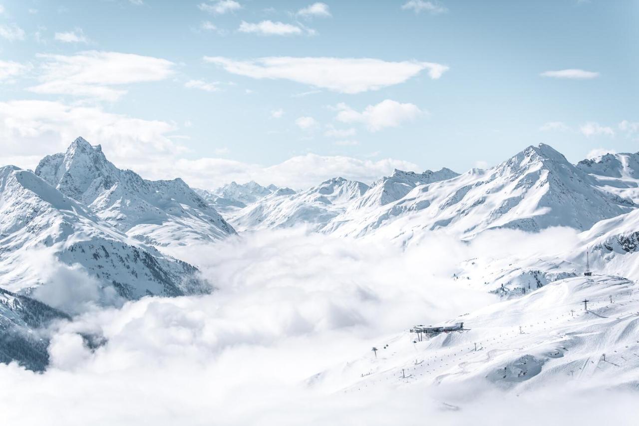Quality Hosts Arlberg - Afoch Fei - Das Landhaus サンクト・アントン・アム・アールベルク エクステリア 写真