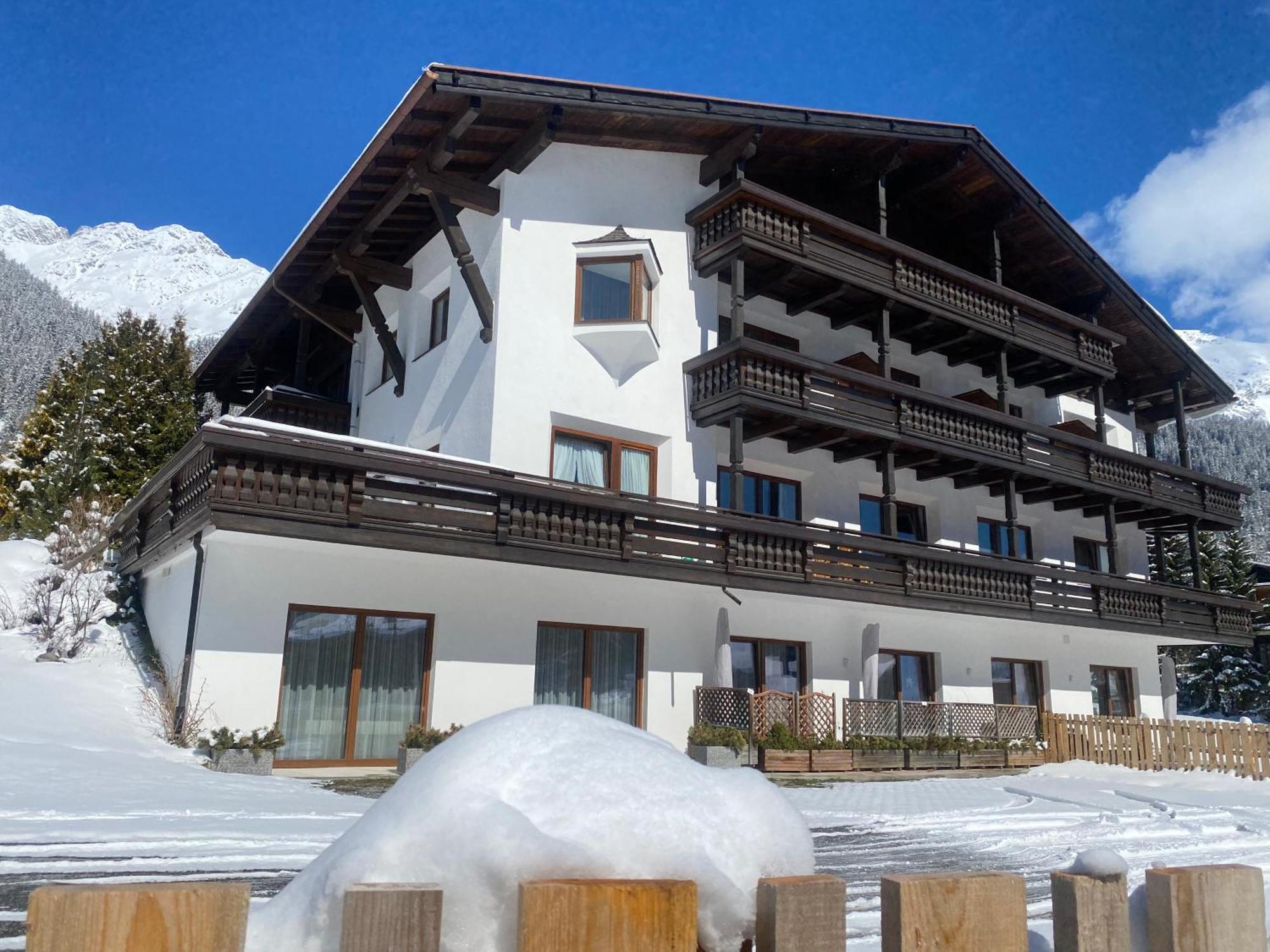 Quality Hosts Arlberg - Afoch Fei - Das Landhaus サンクト・アントン・アム・アールベルク エクステリア 写真