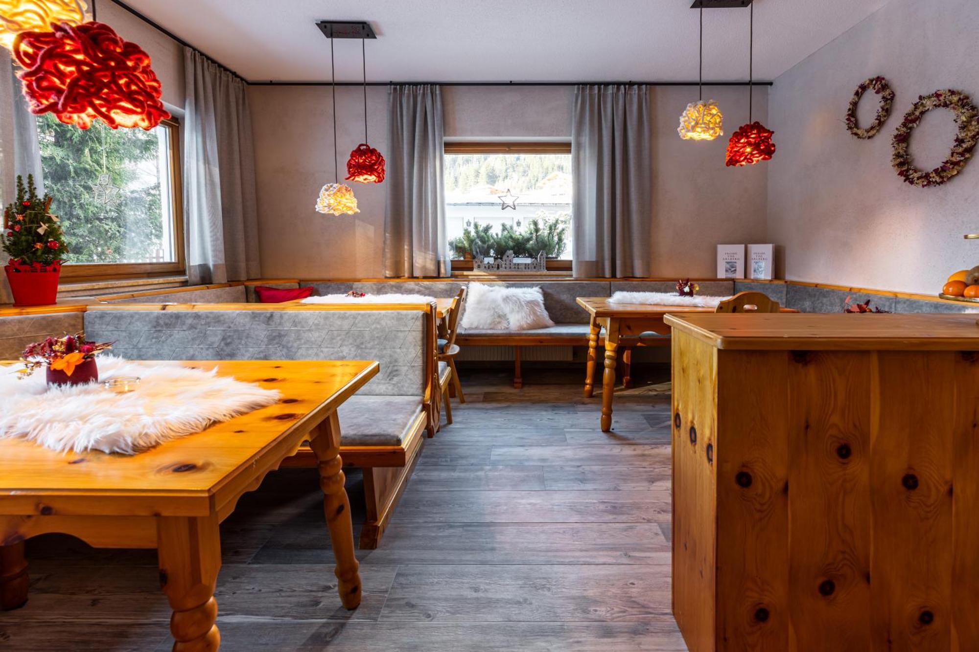 Quality Hosts Arlberg - Afoch Fei - Das Landhaus サンクト・アントン・アム・アールベルク エクステリア 写真